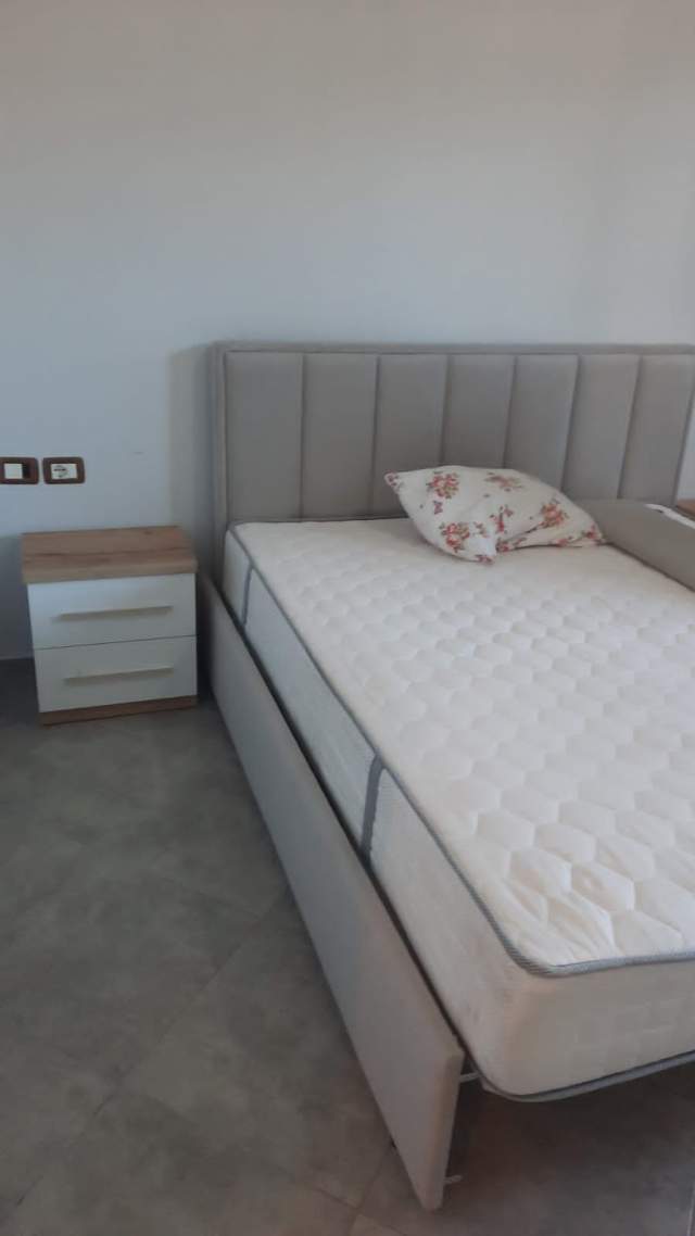 Tirane, jepet me qera apartament 265 Euro (Kinostudio)