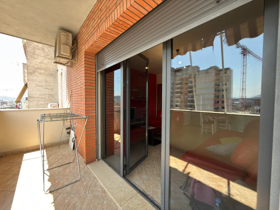 Tirane, jepet me qera apartament Kati 9, 97 m² 700 € (Qender)