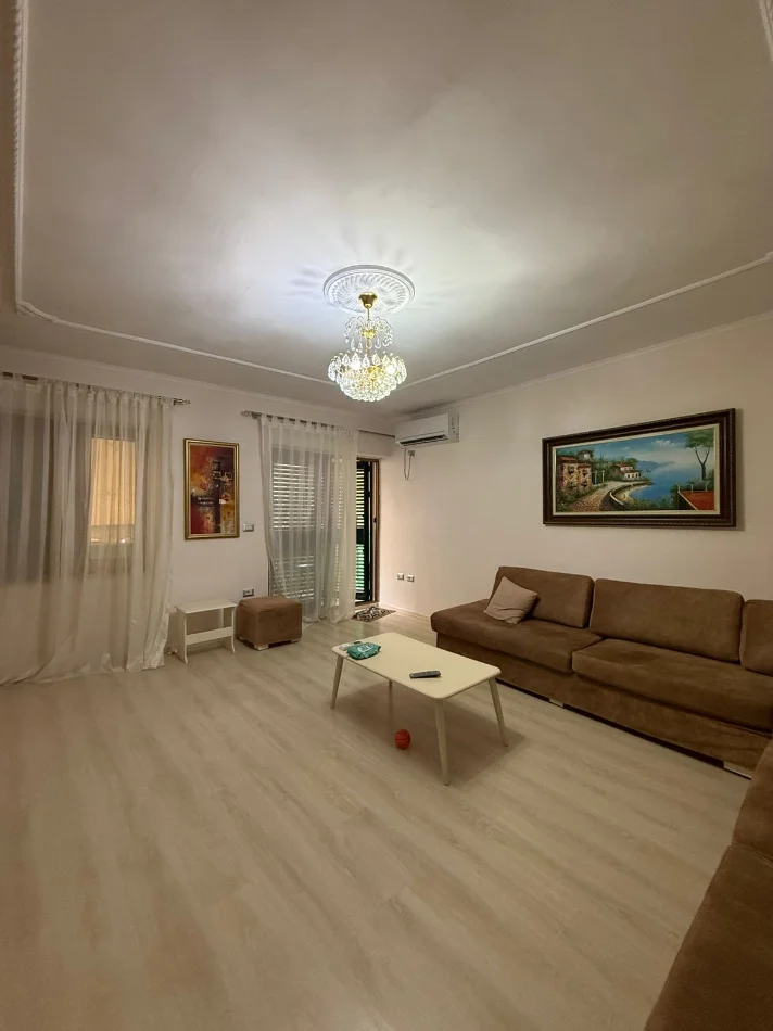 Tirane, jepet me qera apartament 2+1 Kati 2, 90 m² 600 € (Myslym Shyri)