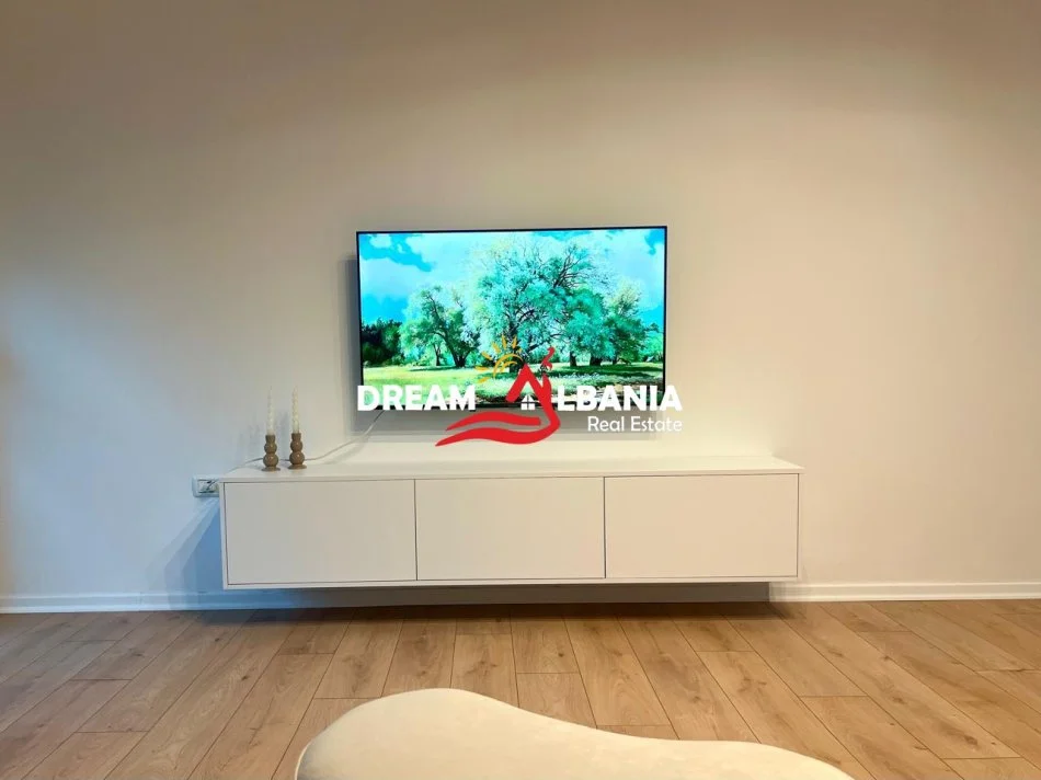 Tirane, jepet me qera apartament 2+1 , 100 m² 700 € (Selvia)