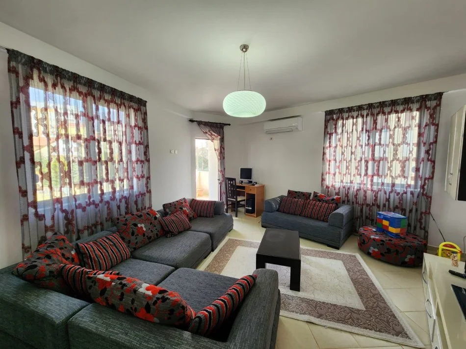 Tirane, jepet me qera apartament 2+1 Kati 3, 105 m² 400 € (Fresk pa shkuar ne spar)