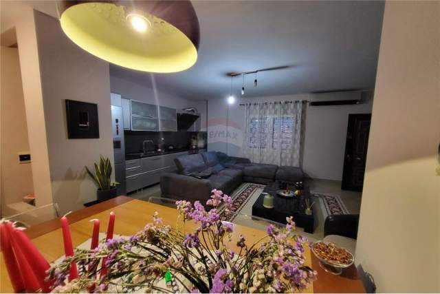 Tirane, shitet apartament Kati 6, 97 m² 130.000 Euro (21 Dhjetori)