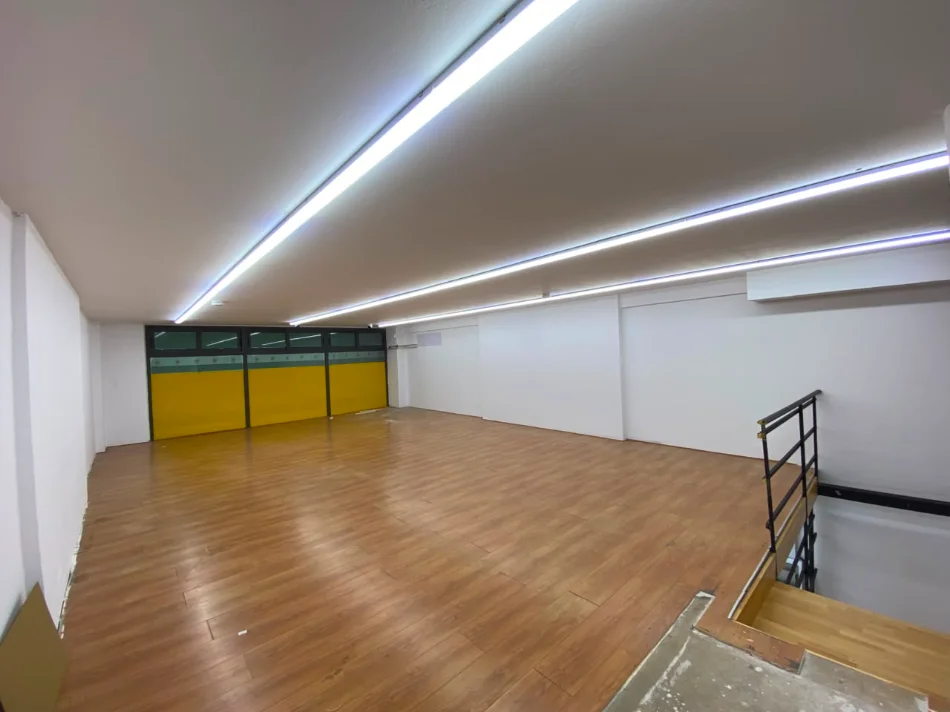 Tirane, jepet me qera dyqan Kati 0, 134 m² 1.600 € (myslym shyr)