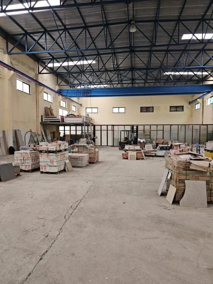 Tirane, jepet me qera magazine Kati 0, 850 m² 5.000 € (Vore-Picar)