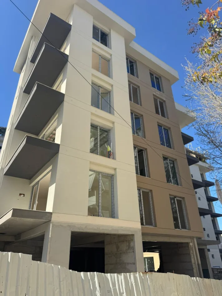 Tirane, shitet apartament 2+1 Kati 4, 134 m² 260.052 € (liqeni i thate)