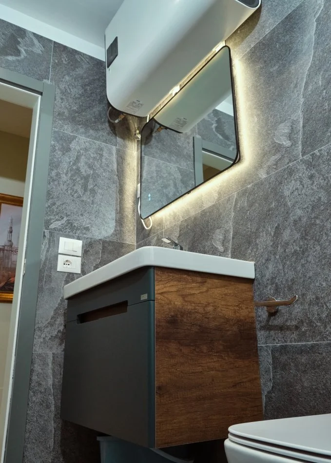 Tirane, shes apartament 1+1+Ballkon Kati 5, 44 m² 177.000 € (Blloku)