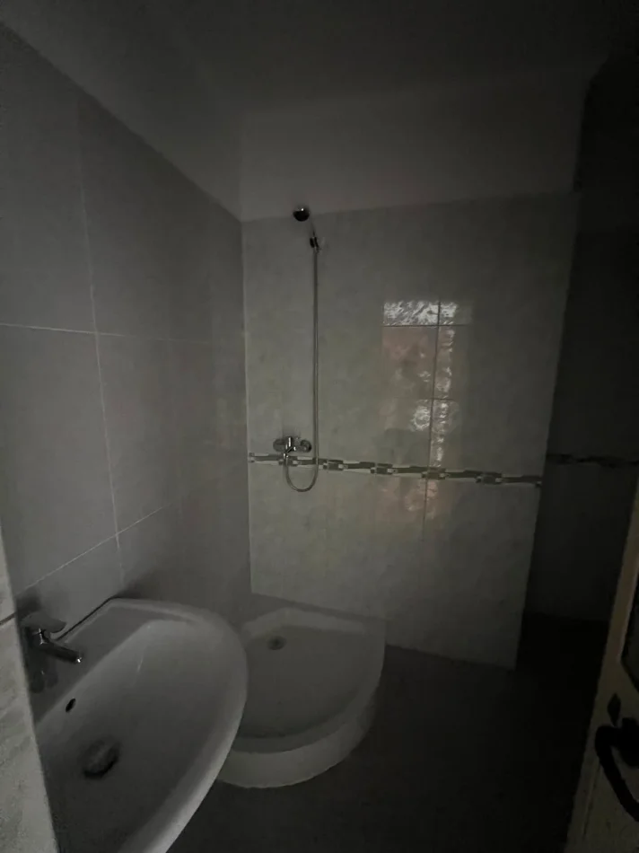 Tirane, shitet apartament 2+1 Kati 2, 78 m² 125.000 € (Fresku)
