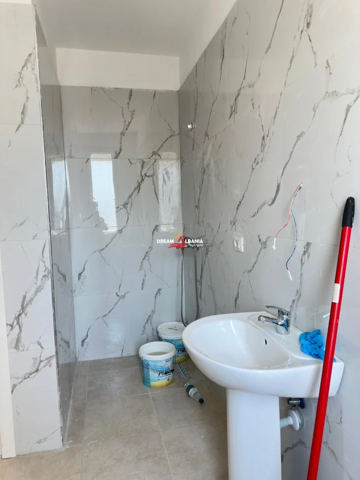 Tirane, jepet me qera apartament 2+1+Ballkon Kati 6, 85 m² 650 € (Fusha e Aviacionit)