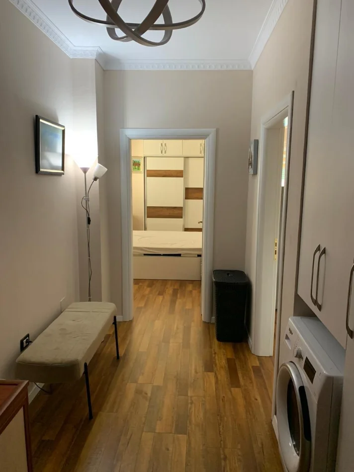Shqiperi, jepet me qera apartament 1+1+Ballkon Kati 6, 75 m² 700 €