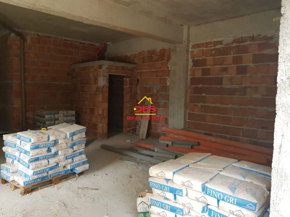 Radhime - Orikum, shitet ambjent biznesi Kati 0, 76 m² 103.000 € (Orikum, Vlorë)