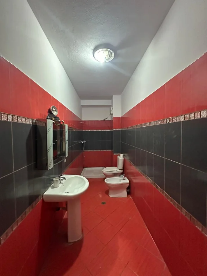 Tirane, jepet me qera apartament 2+1 Kati 7, 105 m² 400 € (Rruga Astrit Losha)