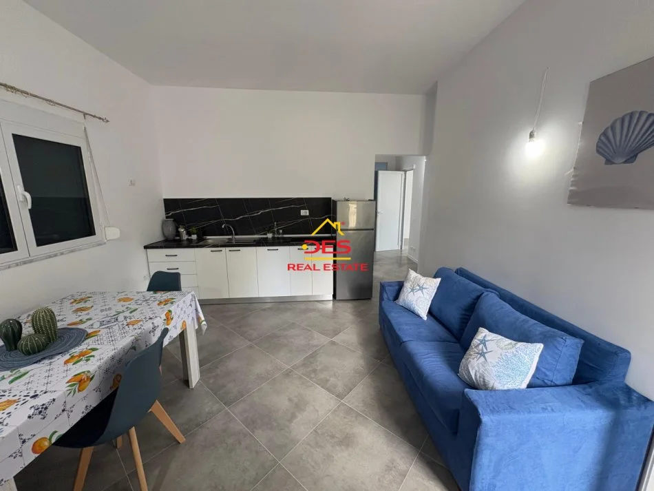 Vlore, jepet me qera Vile Kati 0, 250 m² 1.200 € (Rruga Stefan Pano)