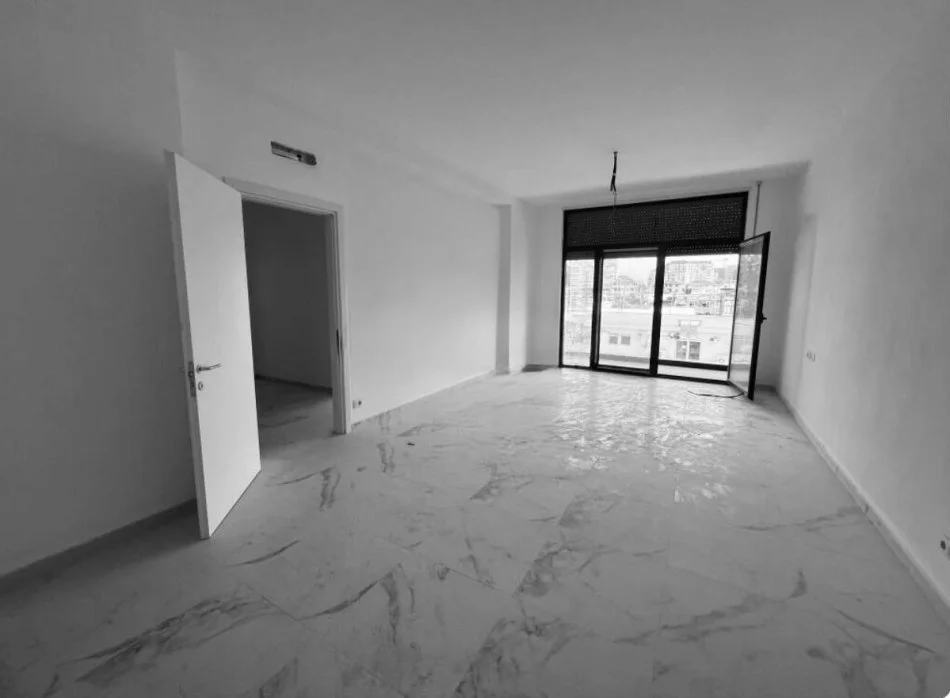 Tirane, jepet me qera apartament 2+1+Ballkon Kati 2, 115 m² 500 € (rruga Teodor Keko)