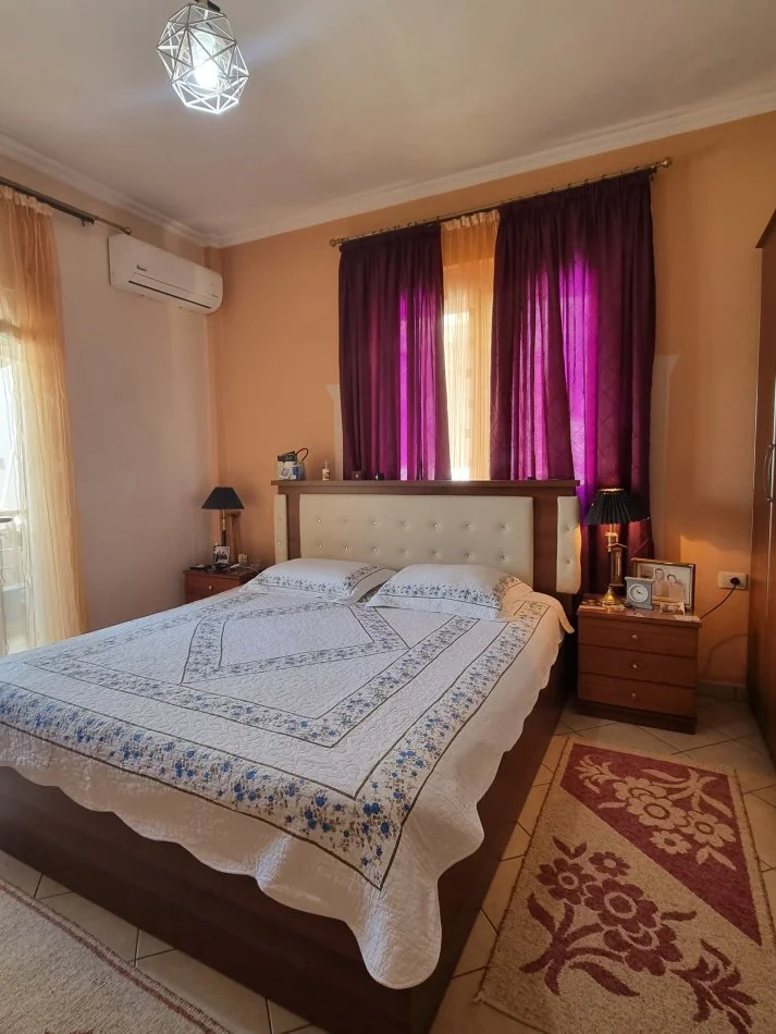 Tirane, shitet Vile 3 Katshe , 347 m² 280.000 € (Kamez)