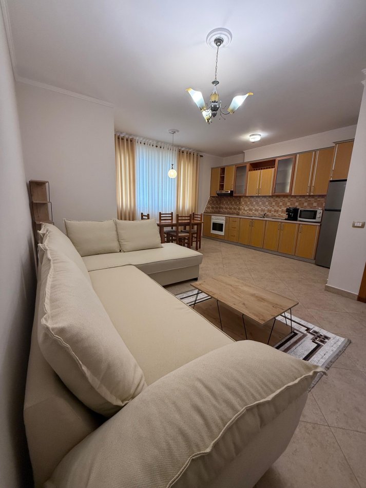 Shqiperi, jepet me qera apartament 2+1 Kati 6, 90 m² 600 € (Vasil Shanto)