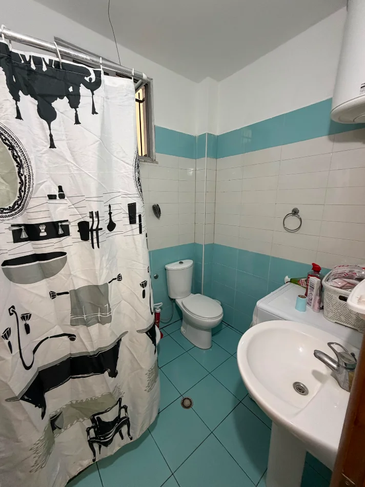 Tirane, jepet me qera apartament 2+1+Ballkon Kati 3, 95 m² 500 € (Apartament 2+1 Per Qera Plotesisht I Mobiluar)