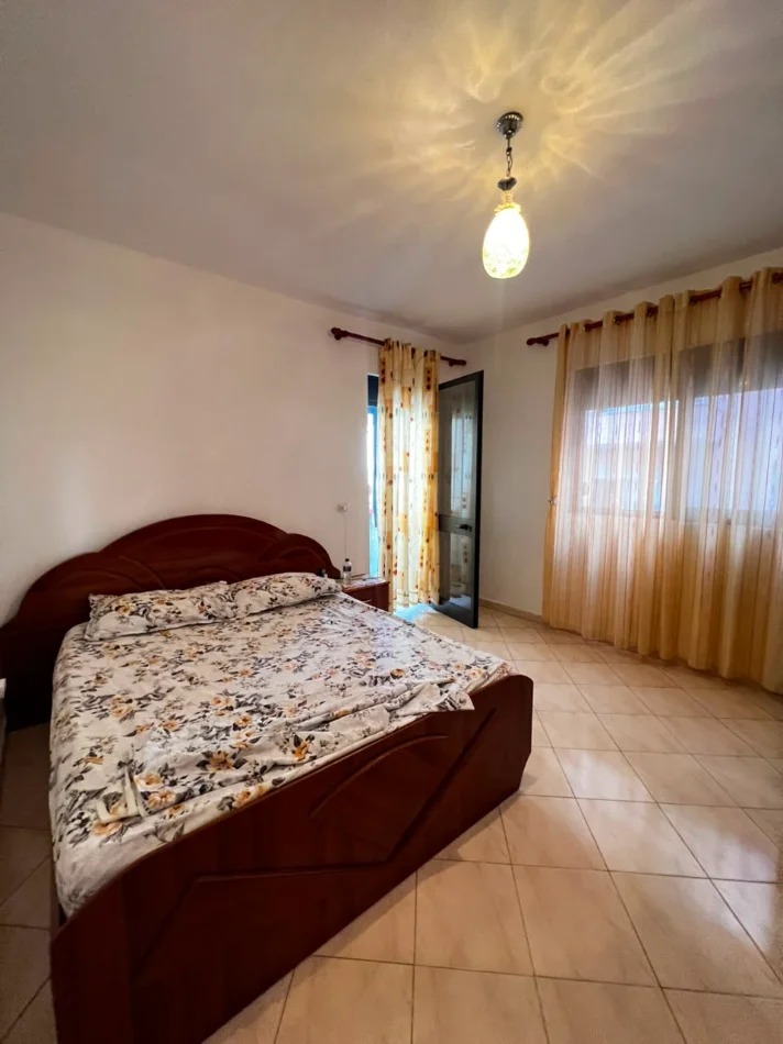 Durres, jepet me qera apartament 2+1+Ballkon Kati 2, 104 m² 500 € (Royal G Hotel,Plazh,Durres)