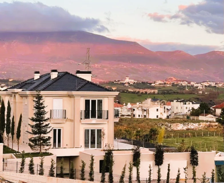 Tirane, shitet Vile Vile 3 Katshe Kati 3, 1.500 m² 2.700.000 € 