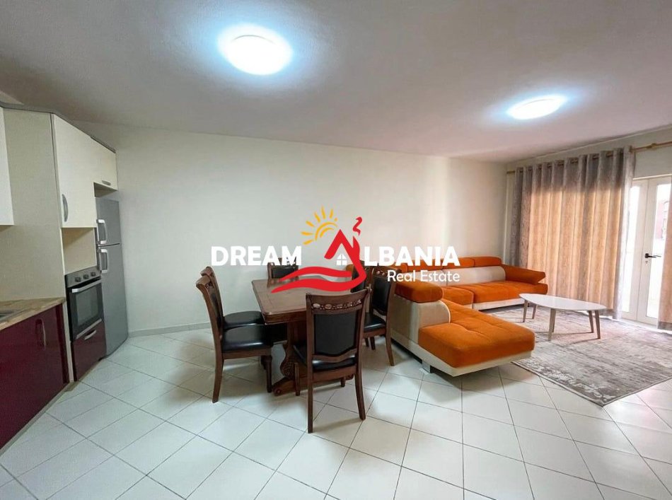Tirane, jepet me qera apartament 2+1 , 110 m² 500 € 