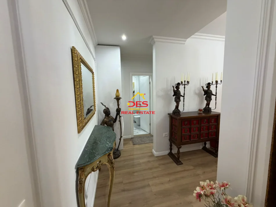 Vlore, shitet apartament 1+1+Ballkon Kati 2, 48 m² 100.000 € (Rruga Pelivan Leskaj)