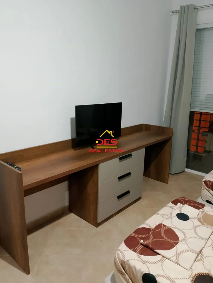 Vlore, jepet me qera garsonier Kati 3, 50 m² 350 € (Rruga Sazani)