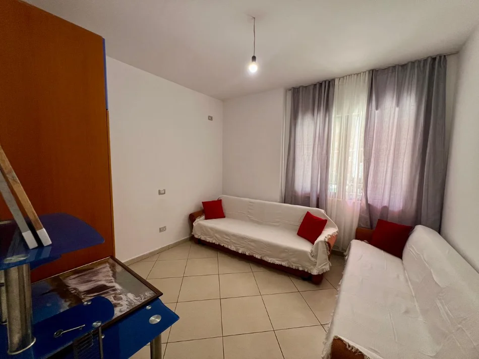 Tirane, jepet me qera apartament 2+1+Ballkon Kati 2, 96 m² 450 € (Thoma Koxhaj)