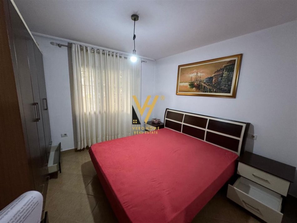 Tirane, jepet me qera apartament 2+1+Ballkon Kati 1, 170 m² 350 € (MARTENITETI I RI)