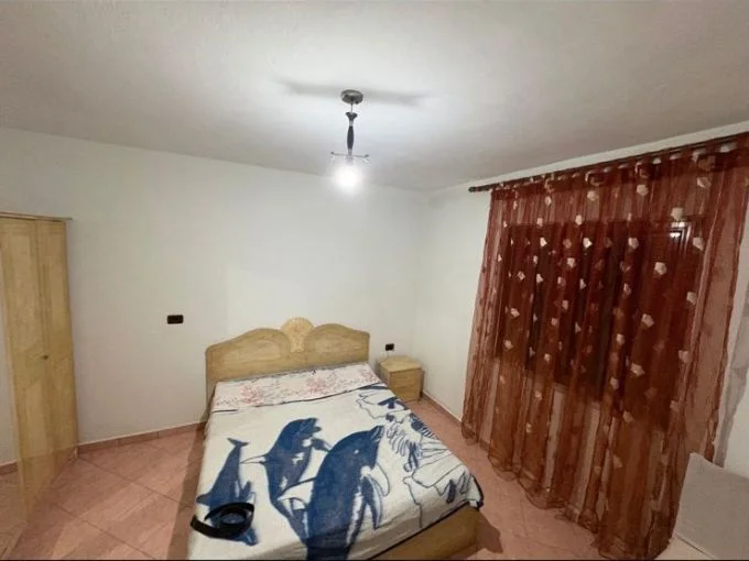 Tirane, jepet me qera apartament 1+1 Kati 2, 73 m² 270 € (kamez)