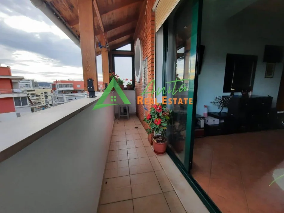 Tirane, jepet me qera apartament 2+1+Ballkon Kati 7, 120 m² 600 € (Kompleksi Vizion +)