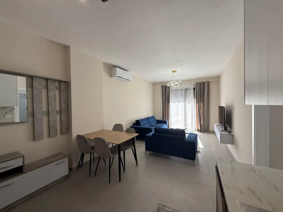 Tirane, jepet me qera apartament 1+1+Ballkon Kati 2, 65 m² 750 € (Kodra e Diellit)