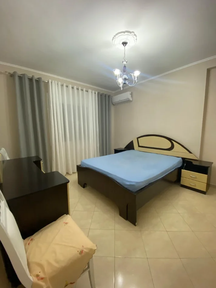 Durres, jepet me qera apartament 1+1+Ballkon Kati 8, 400 € 