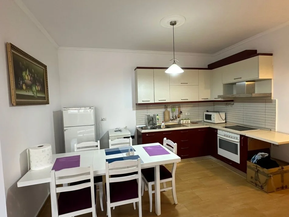 Tirane, jepet me qera apartament 2+1+Ballkon Kati 6, 99 m² 500 € (Astir)