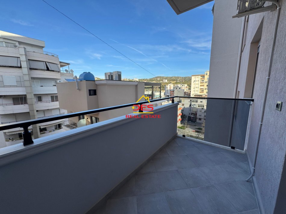 Vlore, jepet me qera apartament 1+1+Ballkon Kati 6, 70 m² 320 € (Rruga Sadik Zotaj)