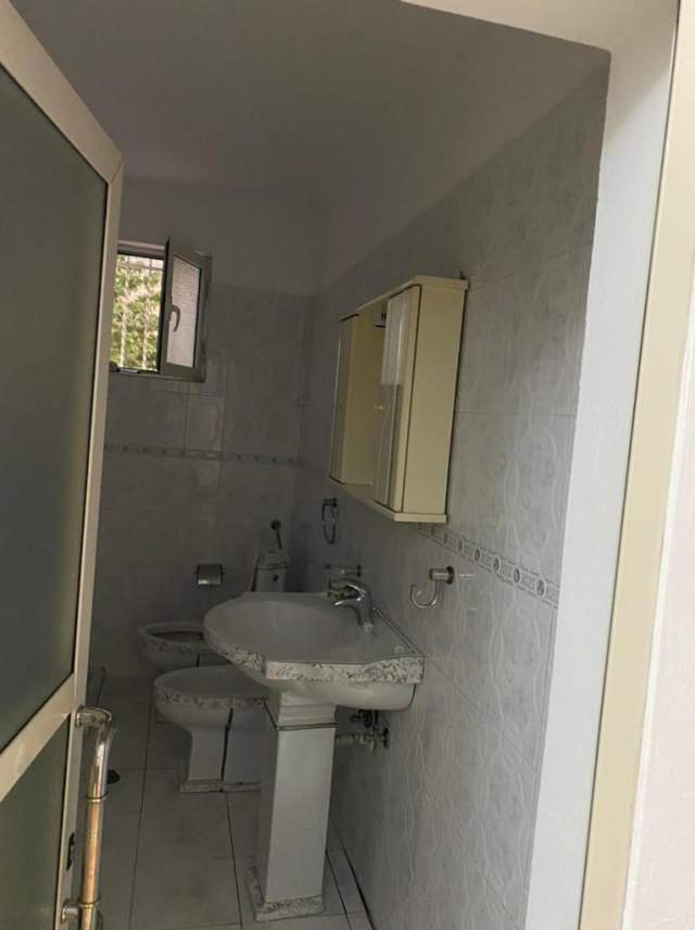 Tirane, jepet me qera apartament Kati 1, 60 m² 33.000 Leke (NIKO AVRANI)