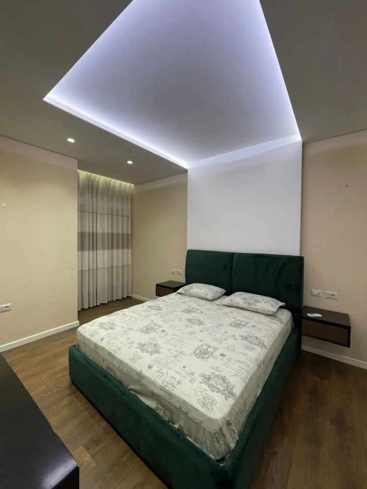 Tirane, jepet me qera apartament 2+1+Ballkon Kati 4, 111 m² 850 € (Kompleksi Panorama)