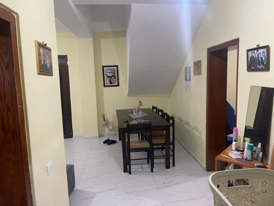 Tirane, jepet me qera apartament 3+1+Aneks Kati 1, 600 € (Rruga Pasho Hysa)