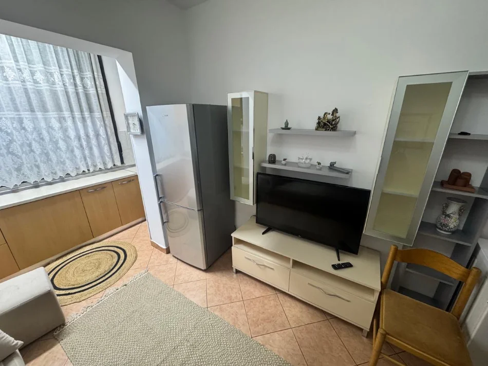 Tirane, jepet me qera apartament 2+1 Kati 4, 100 m² 600 € (Myslym Shyr ,Ish Ekspozita)