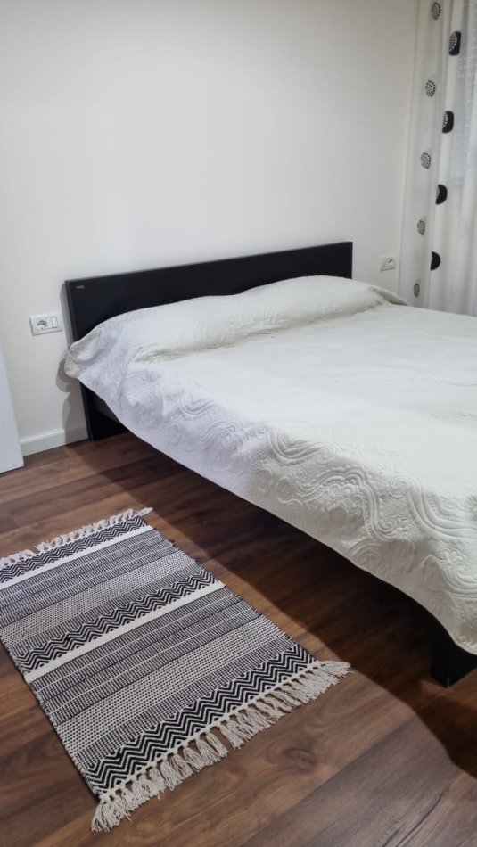 Tirane, jepet me qera apartament 1+1 Kati 3, 62 m² 750 € (tek Kristal Center, Komuna e Parisit)