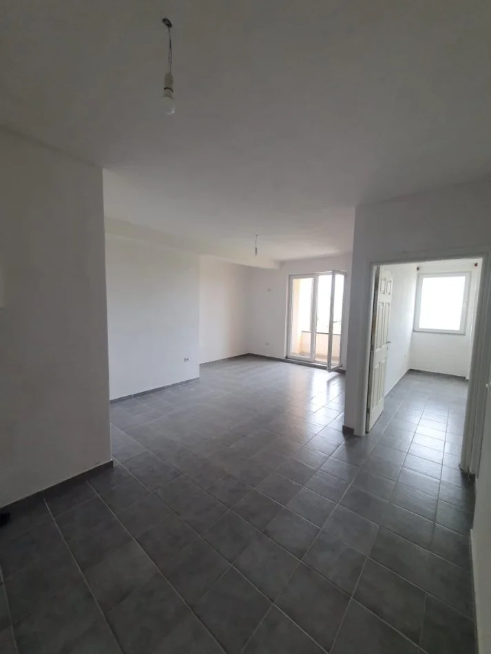 Durres, shitet apartament 1+1+Ballkon Kati 4, 50 m² 60.000 € (ne Qeret Durres)