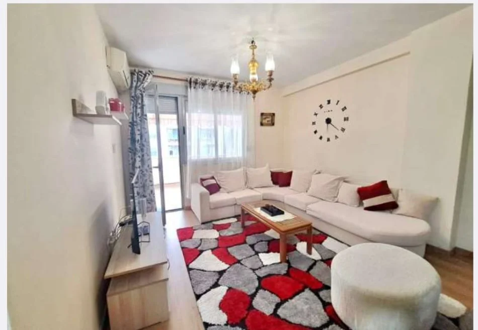 Tirane, jepet me qera apartament 2+1+Ballkon Kati 6, 104 m² 700 € (rruga e kavajes)