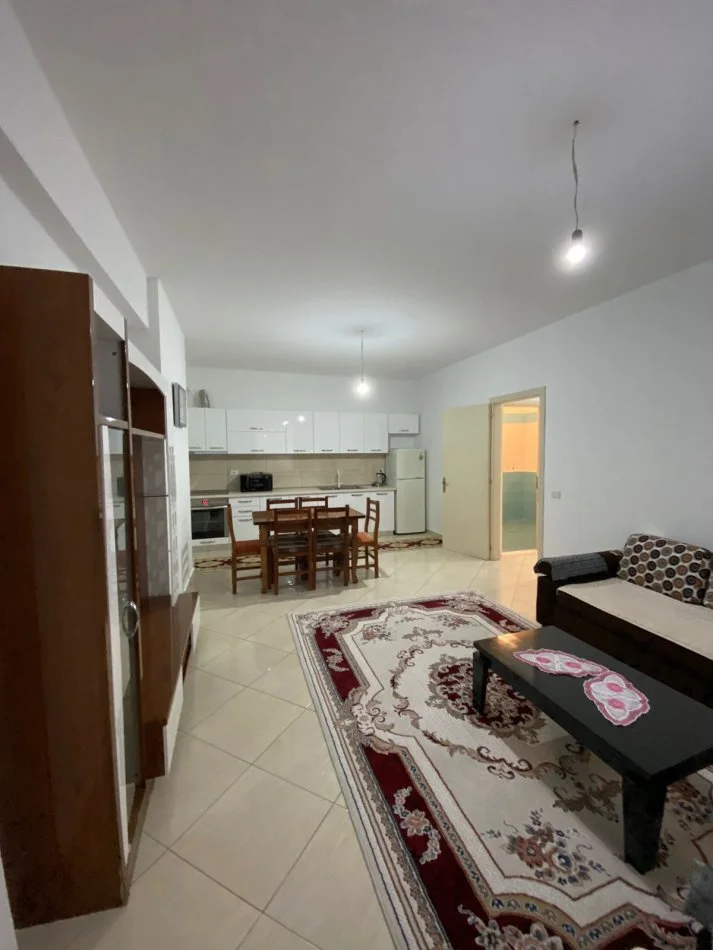 Tirane, jepet me qera apartament 2+1+Ballkon Kati 2, 104 m² 500 € (Astir Prane Big Pjates)