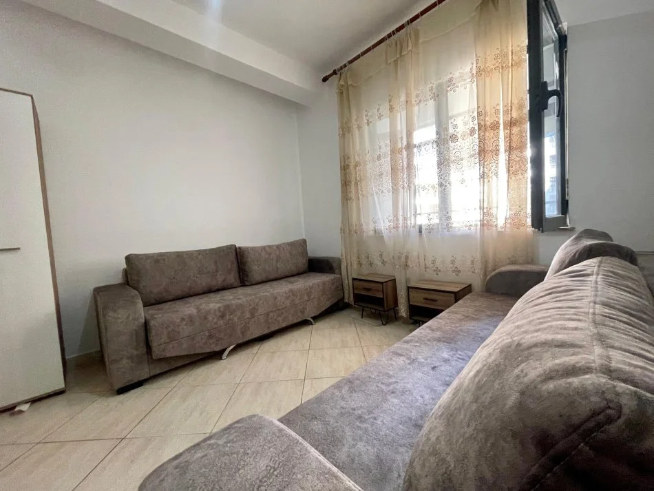 Tirane, shitet apartament 2+1+Ballkon Kati 7, 118 m² 210.000 € (Stacioni i Trenit)