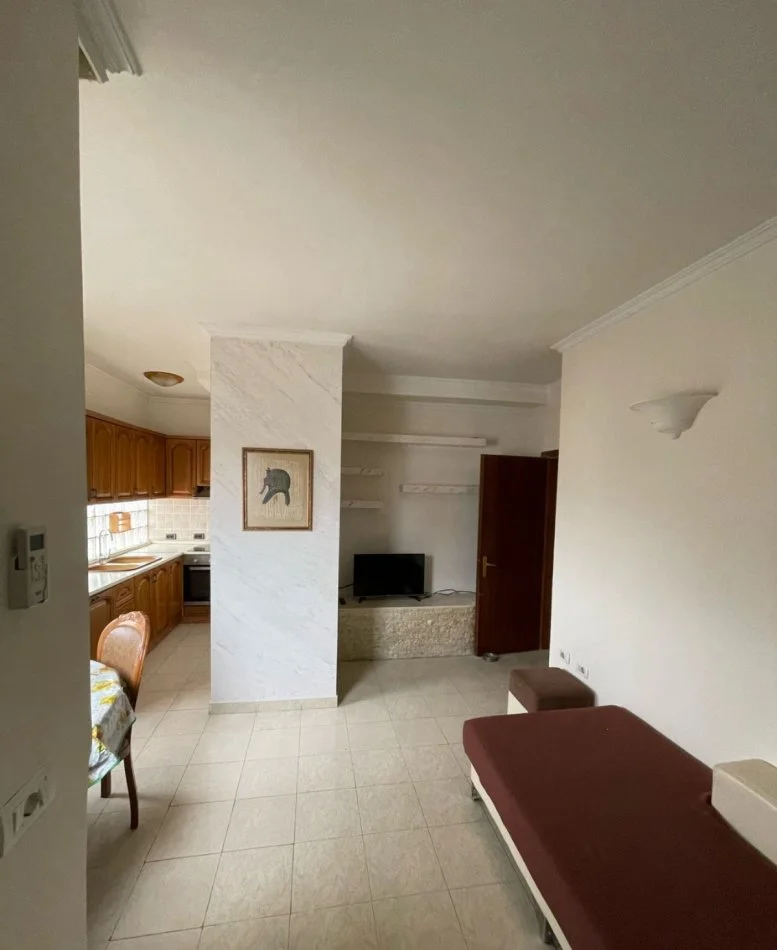 Tirane, jepet me qera apartament 2+1 Kati 8, 85 m² 700 € (RRUGA E ELBASANIT,PRANE NJESISE BASHKIAKE NR 2)