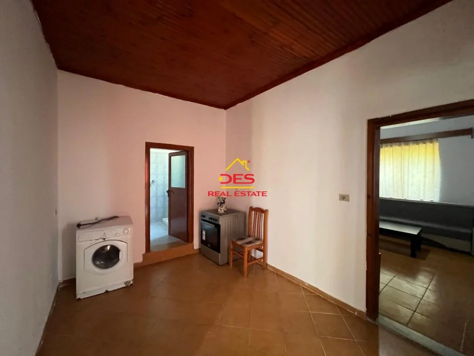 Vlore, shitet shtepi 2+1+Ballkon Kati 0, 94 m² 65.000 € (Kotë)