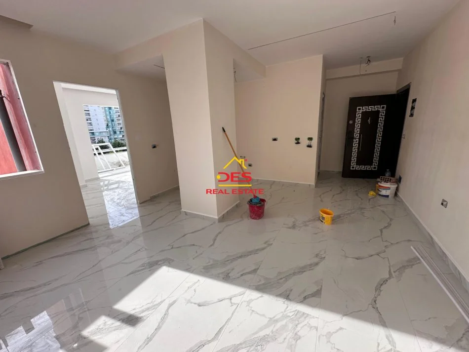 Vlore, shitet apartament 2+1+Ballkon Kati 4, 102 m² 180.000 € (Rruga Çajupi)