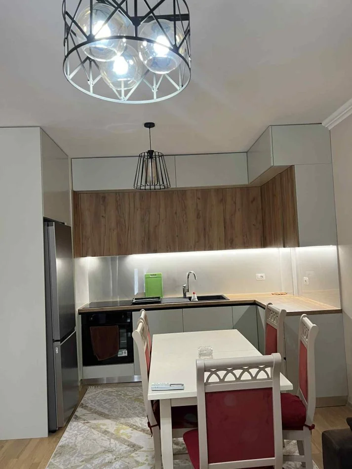 Tirane, jepet me qera apartament 2+1+Ballkon Kati 3, 100 m² 700 € (FIORI DI BOSKO)