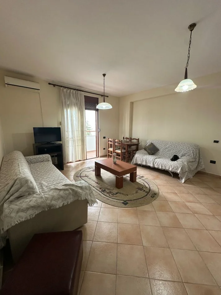 Tirane, jepet me qera apartament 1+1+Ballkon Kati 5, 70 m² 500 € (Ish Ekspozita)