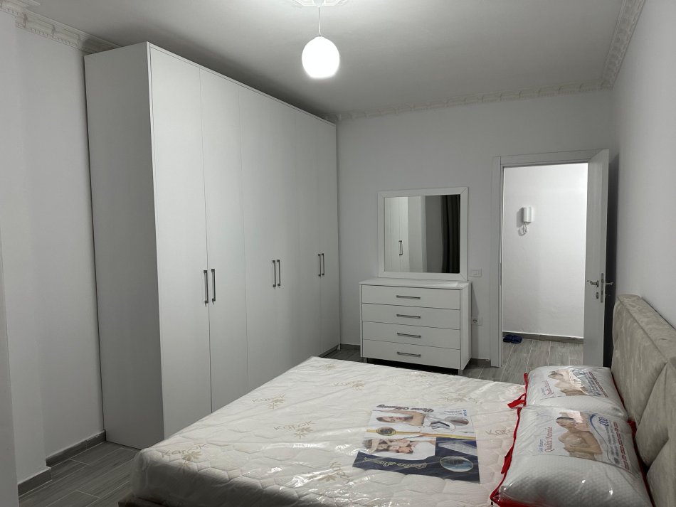 Tirane, jap me qera apartament 2+1+Aneks+Ballkon Kati 5, 110 m² 500 € (Shkoze)