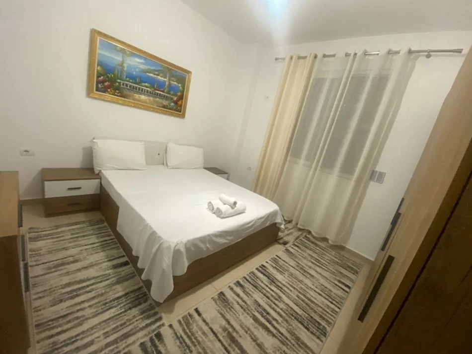 Tirane, jepet me qera apartament 1+1 Kati 1, 75 m² 500 € (5 Maj)