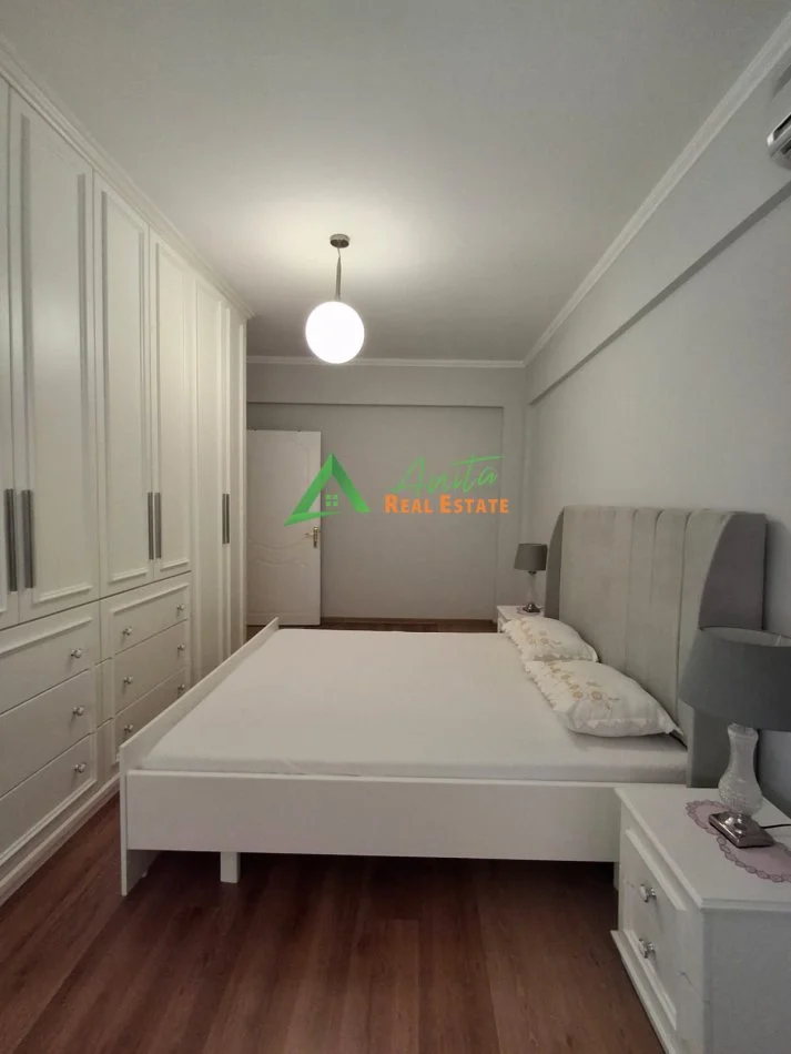 Tirane, jepet me qera apartament 1+1+Aneks+Ballkon Kati 2, 90 m² 70 000 Leke (Myslym Shyri)